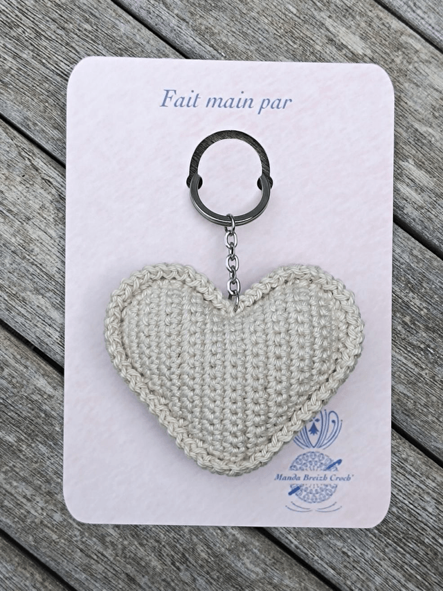 Porte-clés LOVE en crochet - Perle