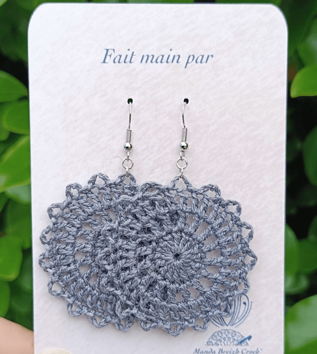 Boucles d’oreilles DOLLY en Micro crochet - Gris Perle 