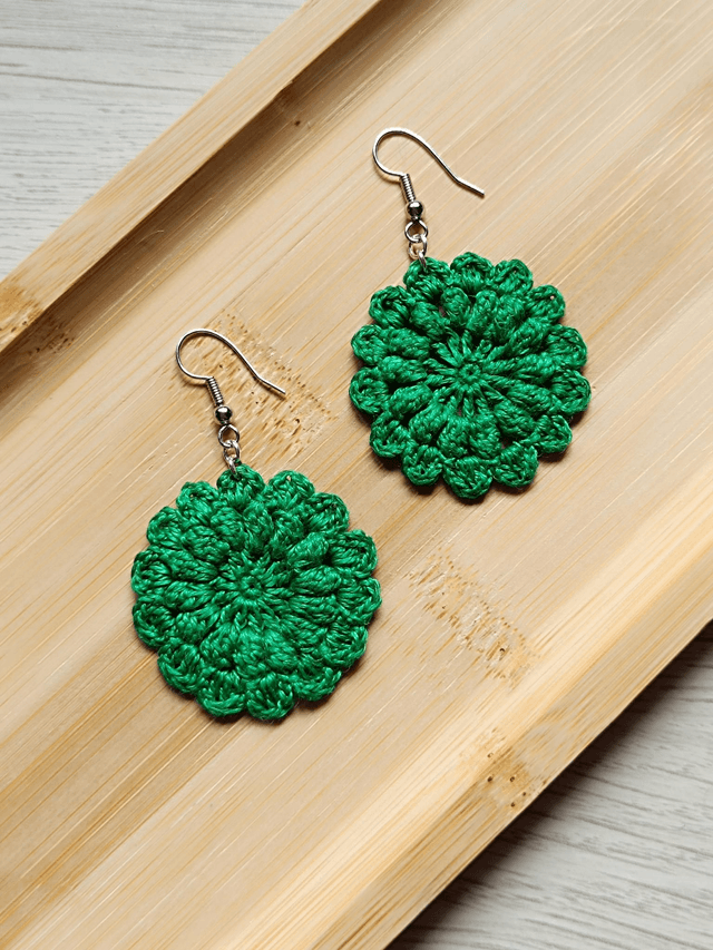 Boucles d&#039;oreilles HORTENSE en Micro-Crochet - Vert Anglais 