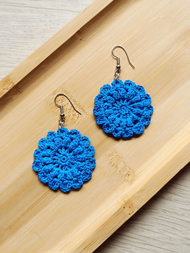Boucles d&#039;oreilles HORTENSE en  Micro-Crochet - Bleu Caraïbes
